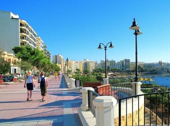 Modern 1Br Apartment, Central Location Sliema Buitenkant foto